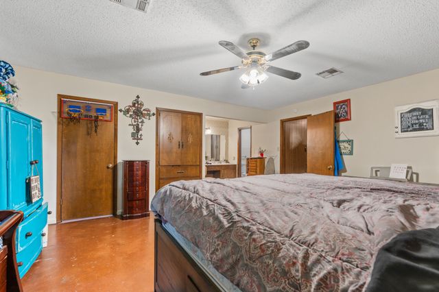 821 E Stegall Road, Robinson, TX 76706