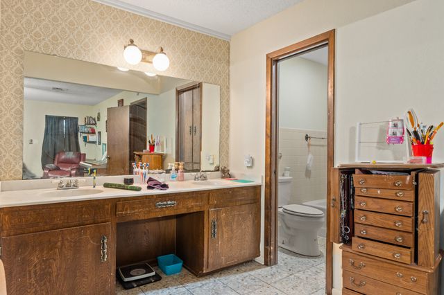 821 E Stegall Road, Robinson, TX 76706