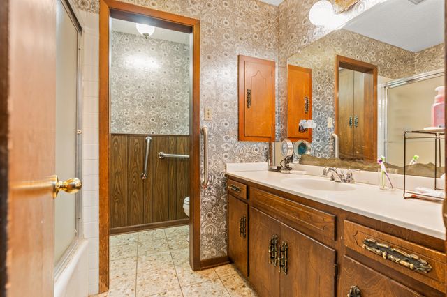 821 E Stegall Road, Robinson, TX 76706