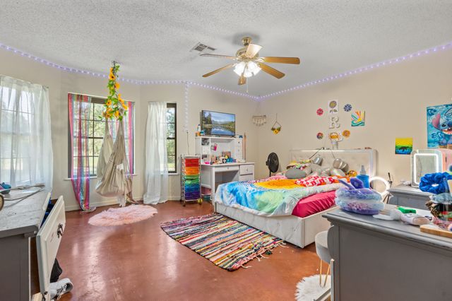 821 E Stegall Road, Robinson, TX 76706