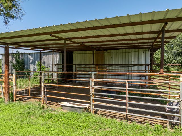 821 E Stegall Road, Robinson, TX 76706