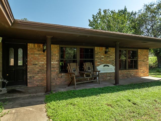 821 E Stegall Road, Robinson, TX 76706
