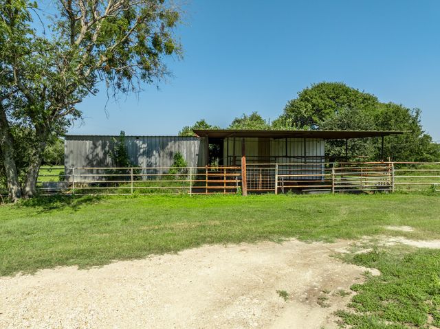 821 E Stegall Road, Robinson, TX 76706