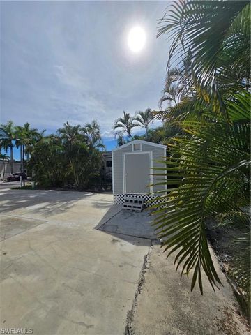 5650 Red Bird LN, Fort Myers, FL 33908