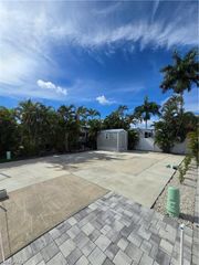 5650 Red Bird LN, Fort Myers, FL 33908