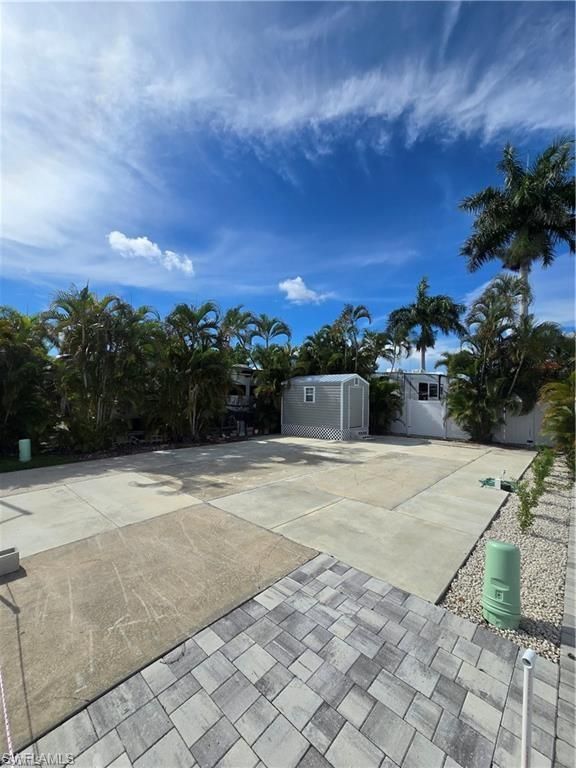5650 Red Bird LN, Fort Myers, FL 33908