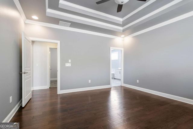 330 La Perla Drive, Sugar Hill, GA 30518