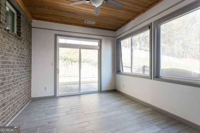 330 La Perla Drive, Sugar Hill, GA 30518