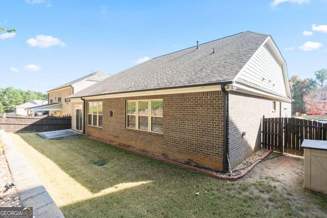 330 La Perla Drive, Sugar Hill, GA 30518