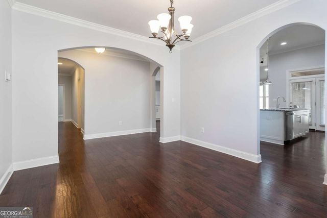 330 La Perla Drive, Sugar Hill, GA 30518