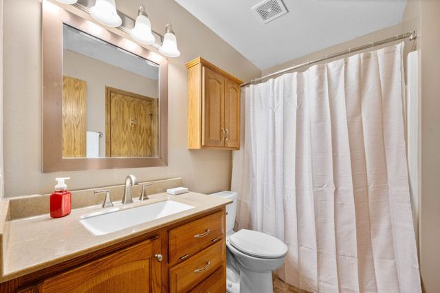 8409 W Aberdeen Cir, Wichita, KS 67212