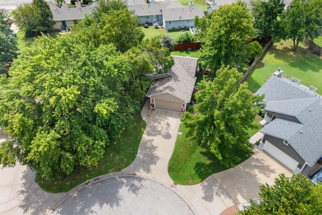 8409 W Aberdeen Cir, Wichita, KS 67212