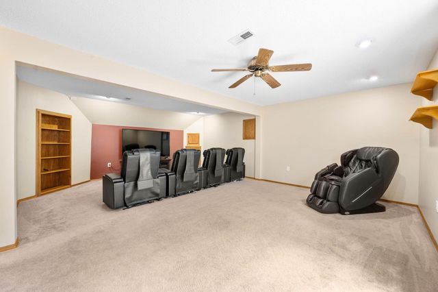 8409 W Aberdeen Cir, Wichita, KS 67212