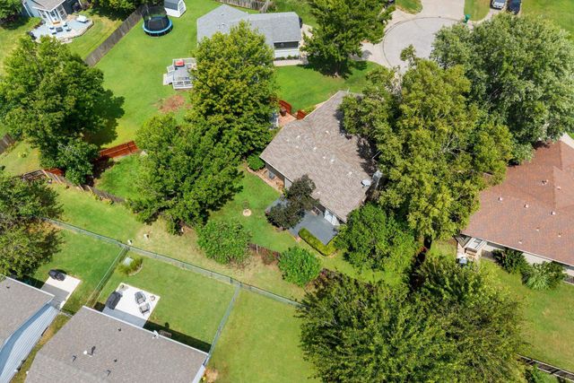 8409 W Aberdeen Cir, Wichita, KS 67212