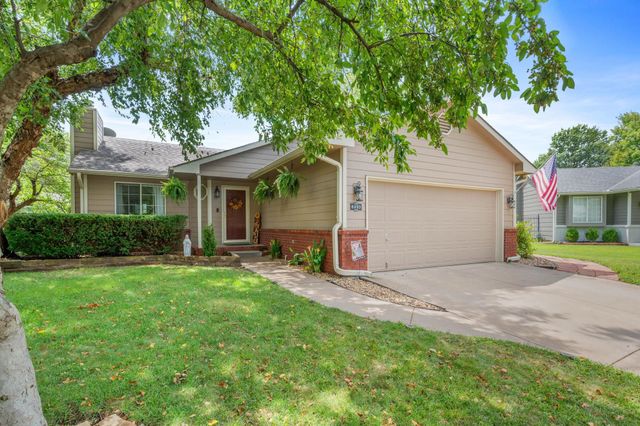 8409 W Aberdeen Cir, Wichita, KS 67212