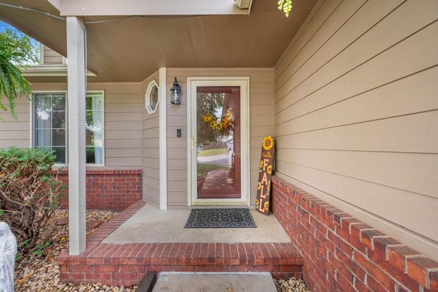 8409 W Aberdeen Cir, Wichita, KS 67212
