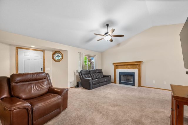 8409 W Aberdeen Cir, Wichita, KS 67212