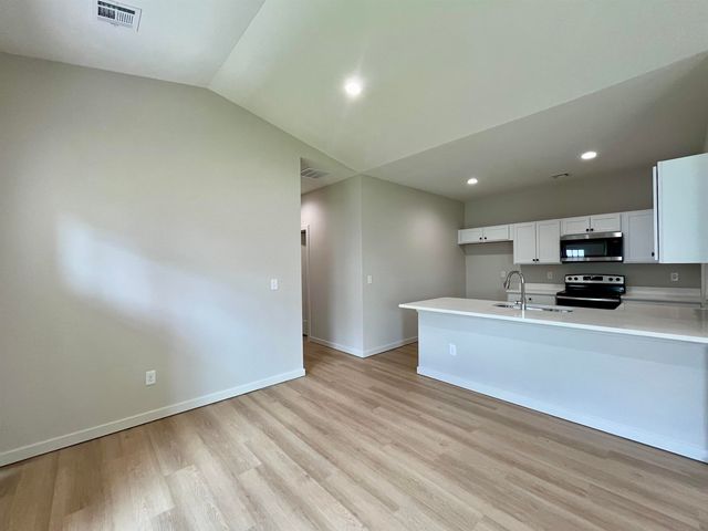15401 W Josephine St, Goddard, KS 67052
