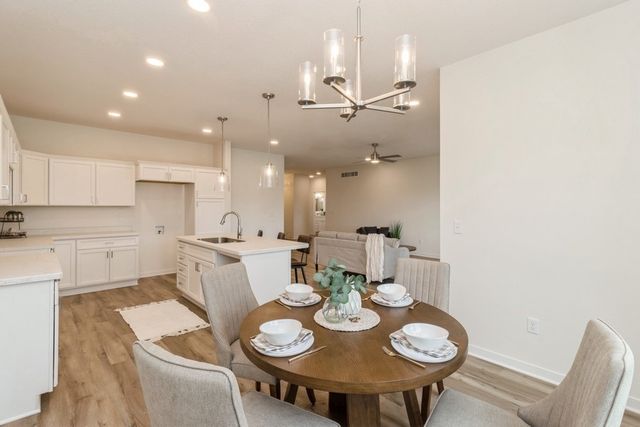 2389 N 10 Avenue E, Newton, IA 50208