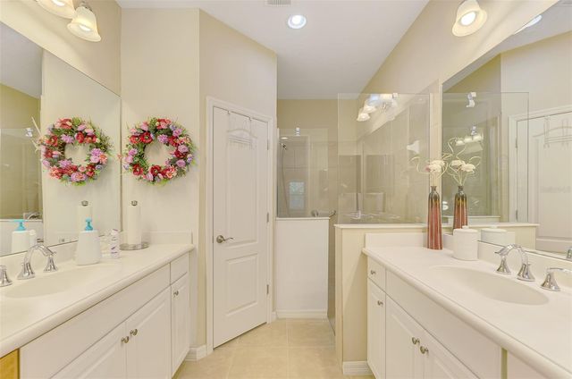 4850 MAYMONT PARK CIRCLE, Bradenton, FL 34203