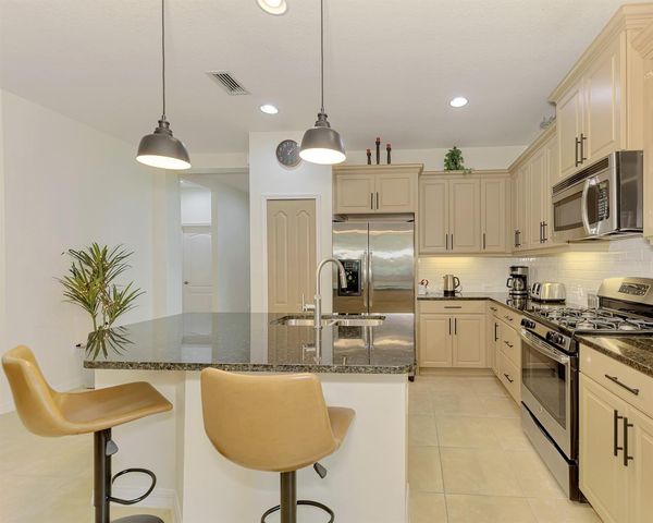 4850 MAYMONT PARK CIRCLE, Bradenton, FL 34203
