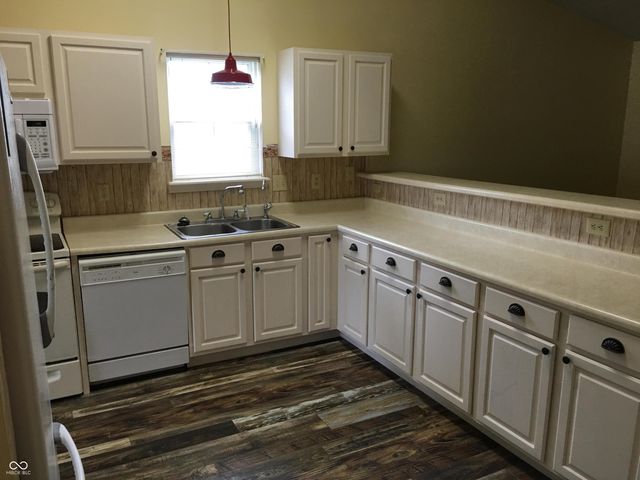 1430 Sanner Drive, Greenwood, IN 46143