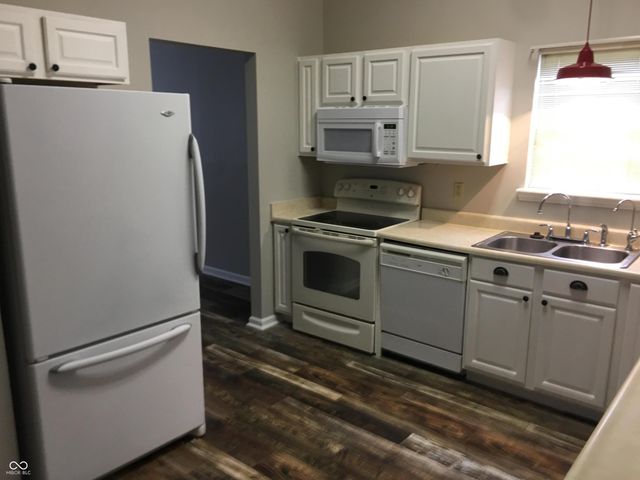 1430 Sanner Drive, Greenwood, IN 46143