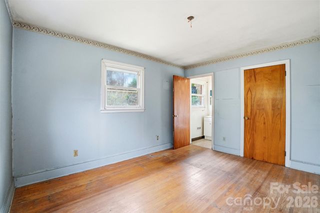 3029 Cresthill Drive, Charlotte, NC 28212