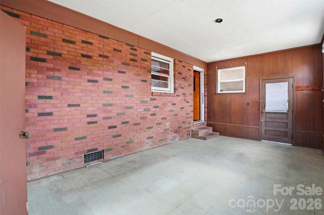 3029 Cresthill Drive, Charlotte, NC 28212