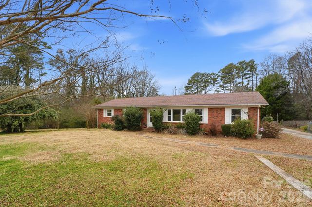 3029 Cresthill Drive, Charlotte, NC 28212