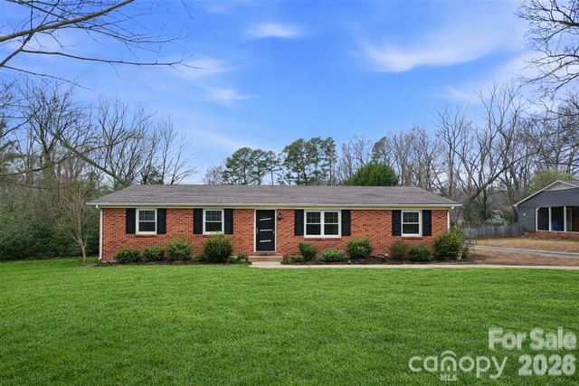 3029 Cresthill Drive, Charlotte, NC 28212