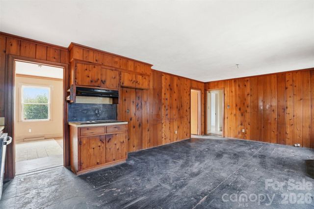 3029 Cresthill Drive, Charlotte, NC 28212