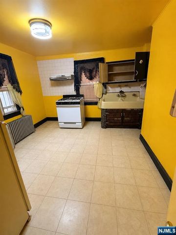 326 Alden Street, Orange, NJ 07050