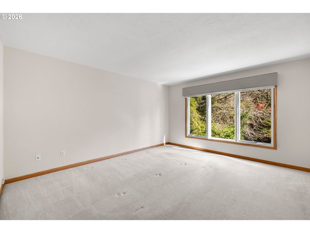 18362 Sw ANDUIN Ter, Lake Oswego, OR 97034