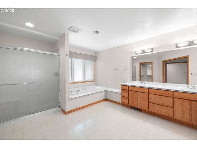 18362 Sw ANDUIN Ter, Lake Oswego, OR 97034