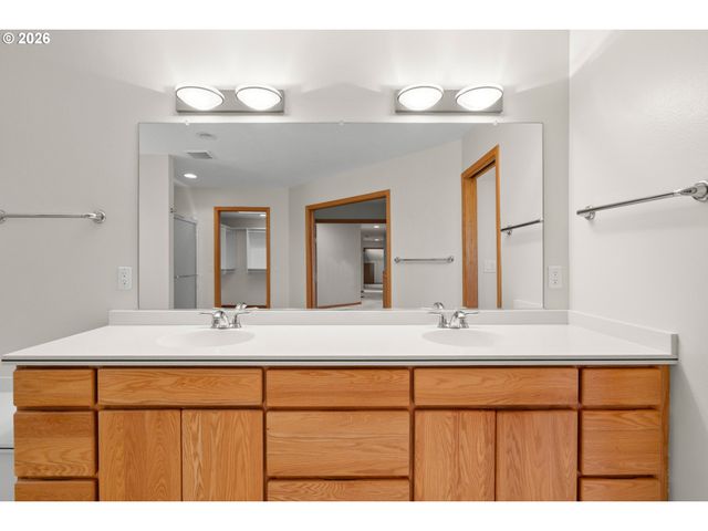 18362 Sw ANDUIN Ter, Lake Oswego, OR 97034