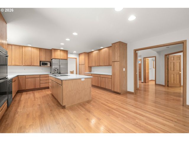 18362 Sw ANDUIN Ter, Lake Oswego, OR 97034