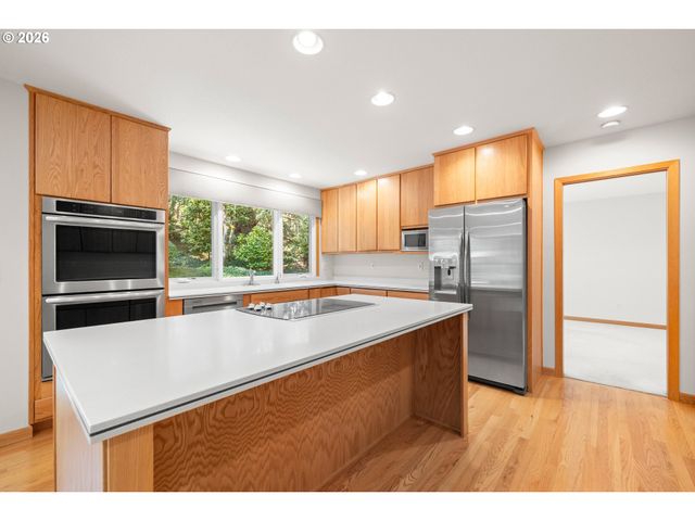 18362 Sw ANDUIN Ter, Lake Oswego, OR 97034