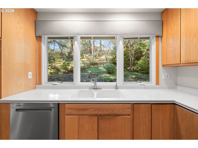 18362 Sw ANDUIN Ter, Lake Oswego, OR 97034