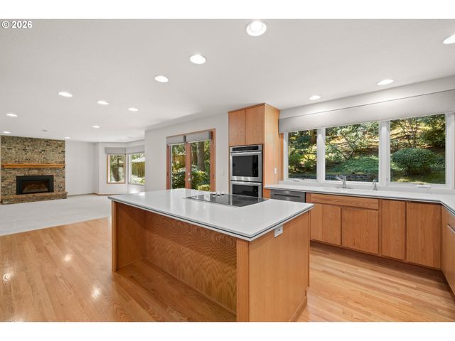 18362 Sw ANDUIN Ter, Lake Oswego, OR 97034