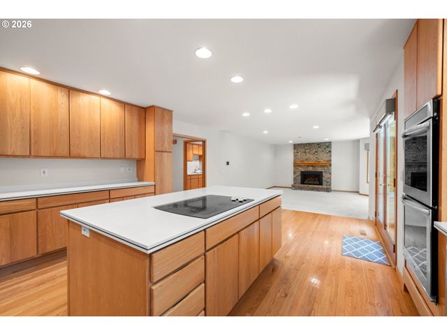 18362 Sw ANDUIN Ter, Lake Oswego, OR 97034