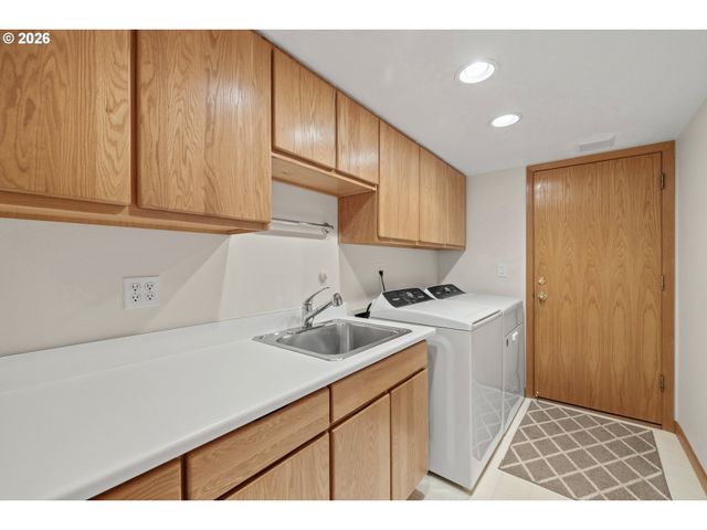 18362 Sw ANDUIN Ter, Lake Oswego, OR 97034