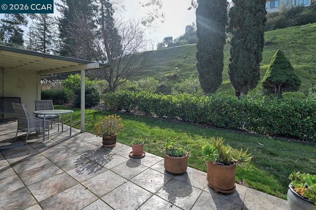 2708 Ptarmigan Dr 2, Walnut Creek, CA 94595