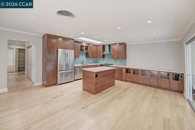 2708 Ptarmigan Dr 2, Walnut Creek, CA 94595