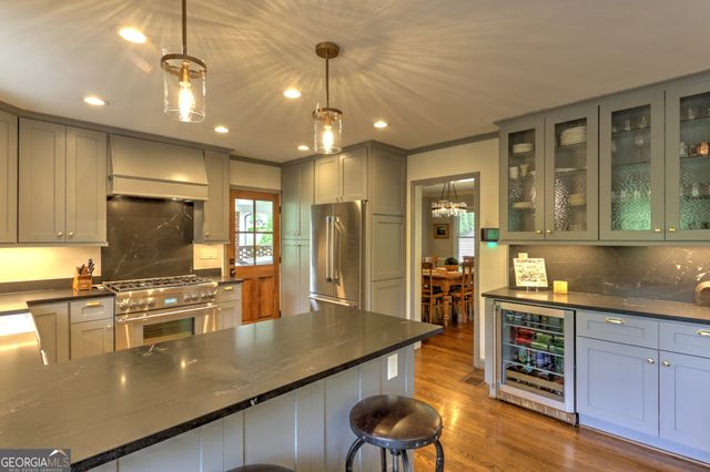 870 Starlight Drive, Sandy Springs, GA 30342