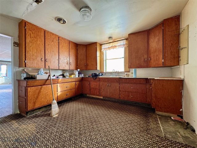 407 N Main St., Livingston, MT 59047