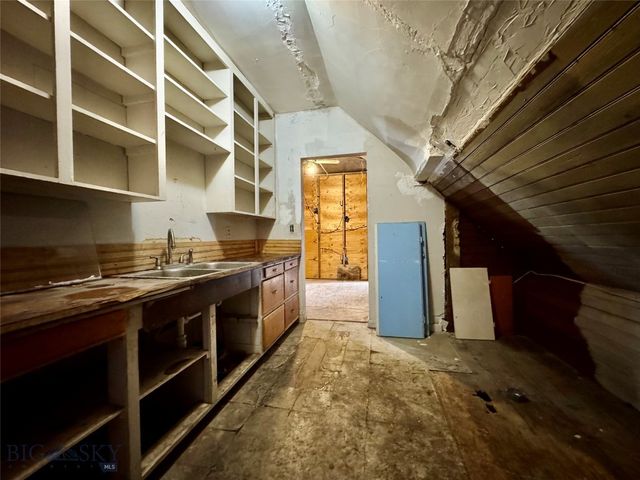 407 N Main St., Livingston, MT 59047