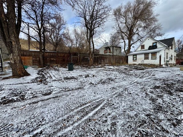 407 N Main St., Livingston, MT 59047