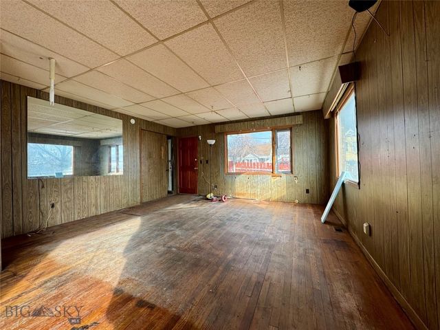 407 N Main St., Livingston, MT 59047