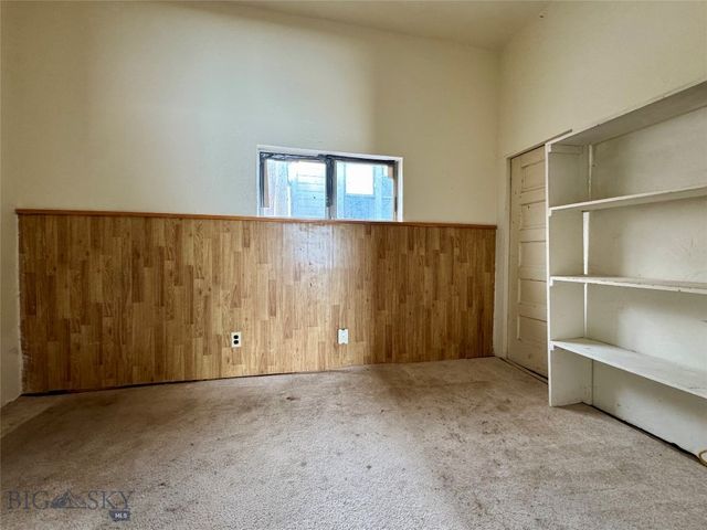 407 N Main St., Livingston, MT 59047